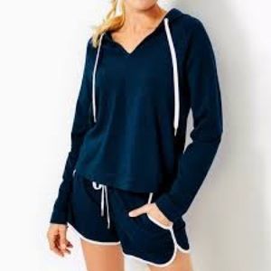 Lilly PulitzerTryst Knit Short Size Medium        Navy New With Tags
